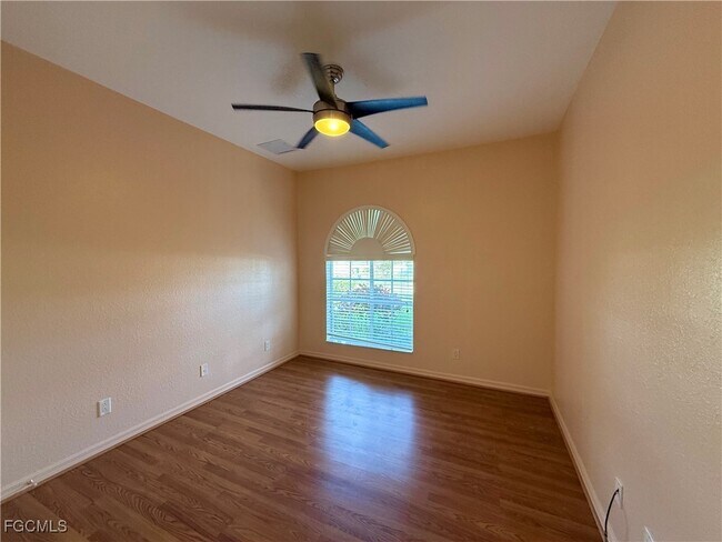 Building Photo - 1700 SW 30th Terrace