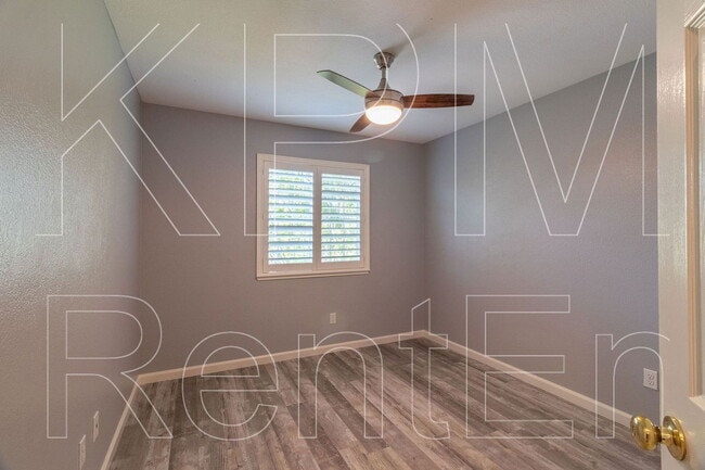 Building Photo - 6221 Crestview Cir