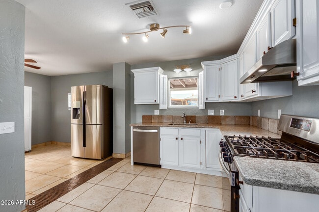 Building Photo - 5309 N 22nd Dr