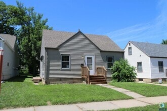 Building Photo - 733 S Glendale Ave