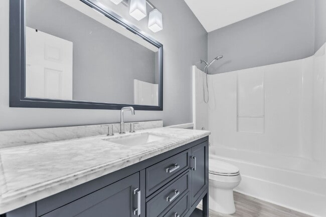 Building Photo - Beautiful 3-Bedroom Retreat with 2 Full Baths in Scenic Woodruff $1,875/mo rent