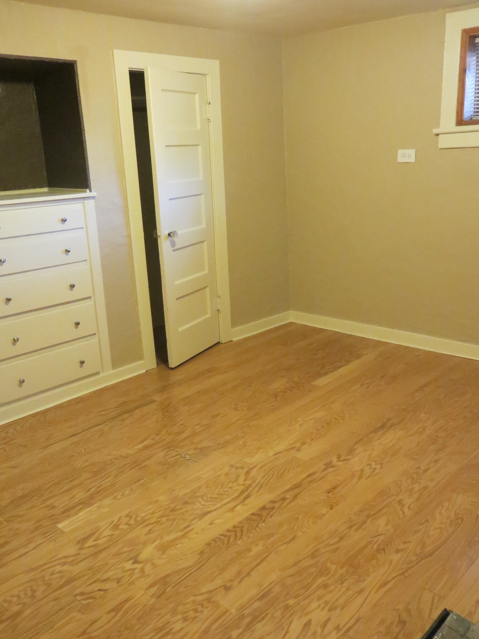 Bedroom - 200 W Irvington Pl