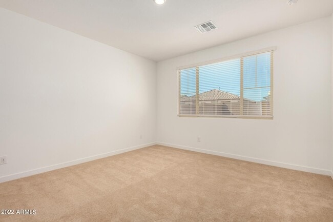 Building Photo - 132 E Teakwood Dr