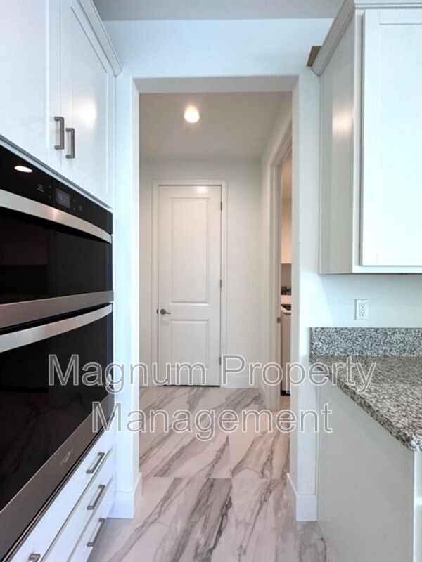 Building Photo - 25061 River Peak Dr