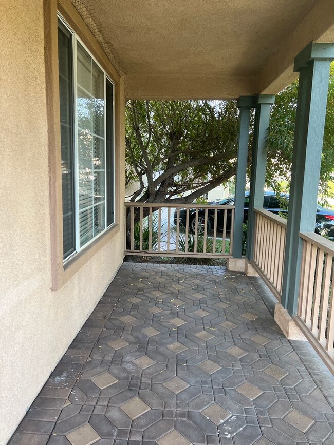 Building Photo - Spacious Otay Ranch Home