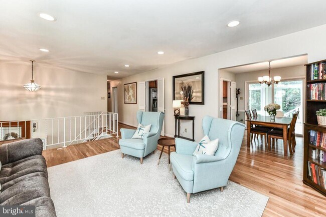 Building Photo - 7807 Suffolk Ct