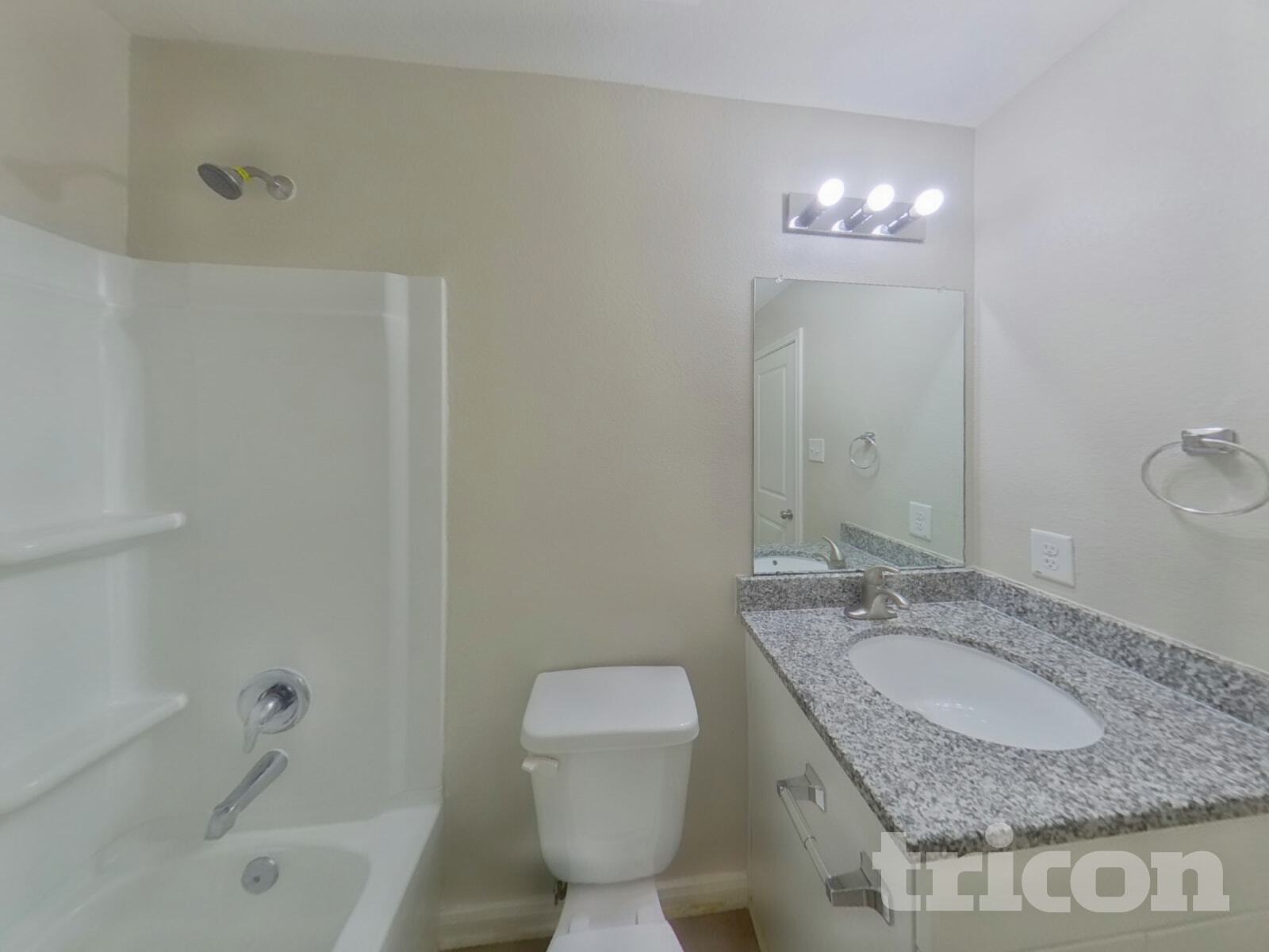 Building Photo - 15676 Del Norte Dr