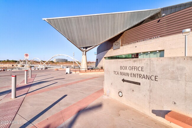 Building Photo - 1297 W 5th St