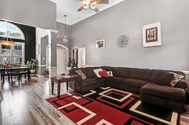 Building Photo - 105 Red Field Pl
