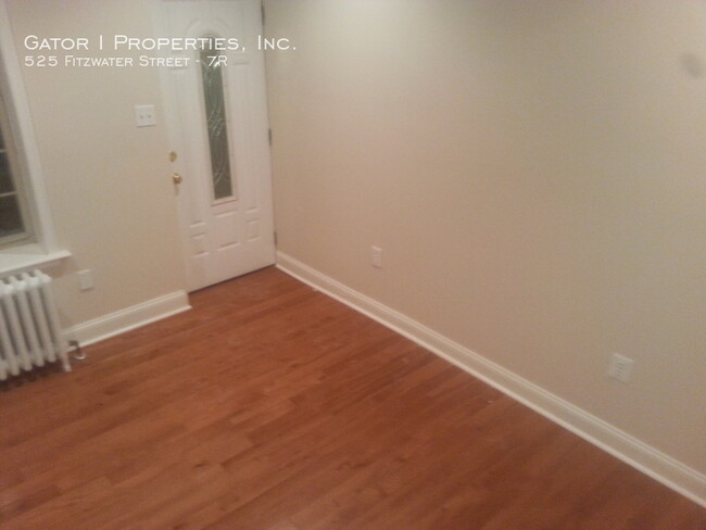 Building Photo - Great 2 Bedroom Trinity in Queen Village!