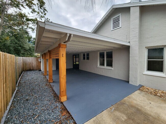 Building Photo - Lovely 3 Bedroom 1 Bath Home