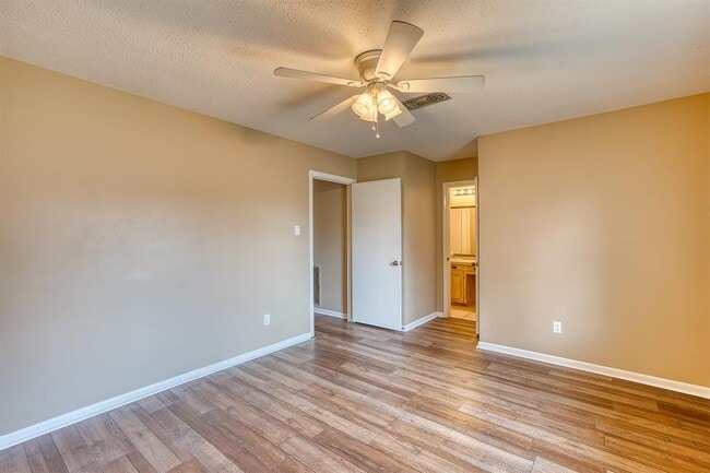Building Photo - 4840 Arthur Ln