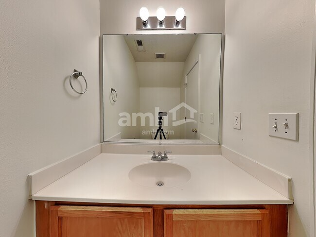 Building Photo - 808 Topsail Dr