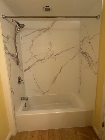 Building Photo - 5114 19th Rd N