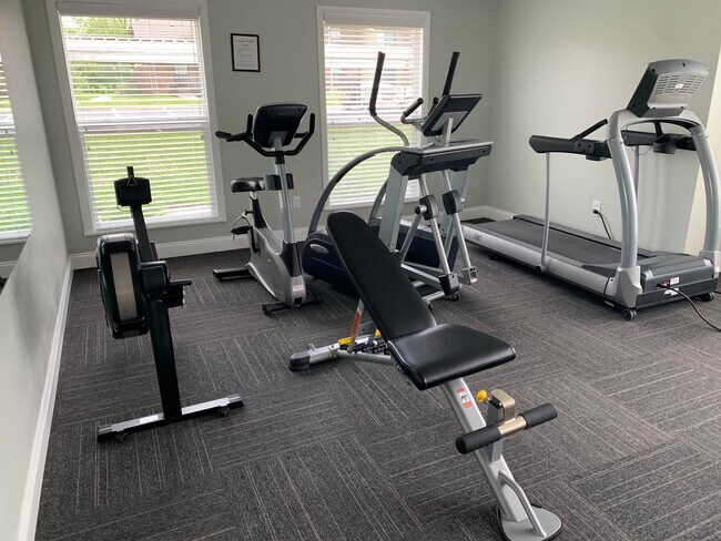 Building Photo - Spacious One Bedroom Apartment with W/D Connection!