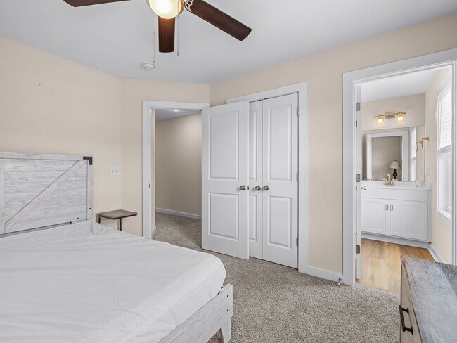 Building Photo - Townhome in Sneads Ferry