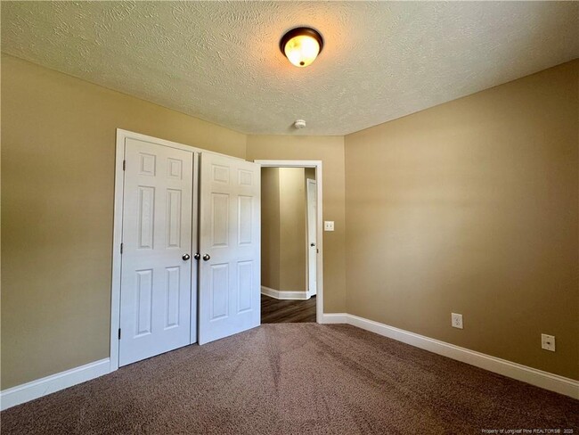 Building Photo - 230 Hunters Creek Dr