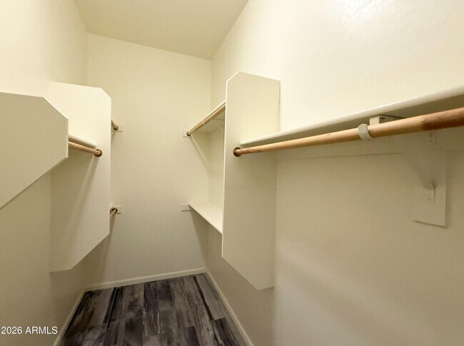 Building Photo - 20618 W Edgemont Ave