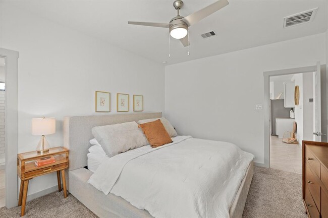 Building Photo - 29407 Ella Larchmont Ct