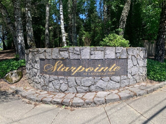 Building Photo - Starpointe Luxury Home with 6 Bedrooms, 4 ...