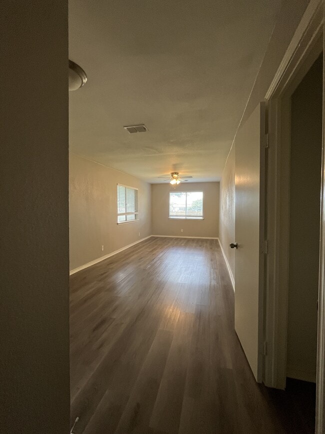 Building Photo - 8328 Campanella Dr