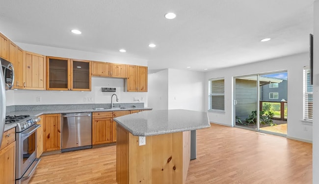 Building Photo - Ocean Park 3 Bedroom 2 bath - Close to beach!