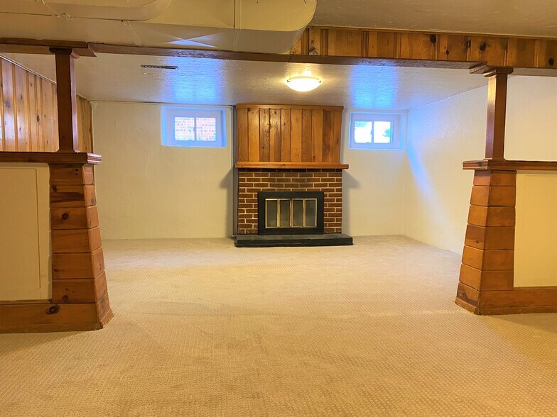 Building Photo - 3262 Stuart St