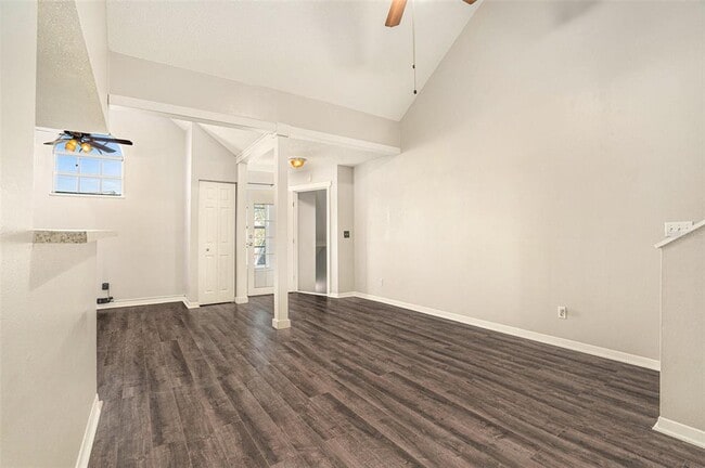 Building Photo - 12145 Armenia Gables Cir