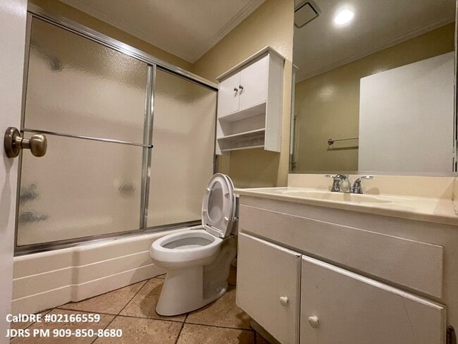 Building Photo - Garden Grove 2 Bedroom Home