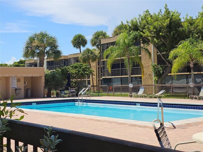 Building Photo - 8415 SW 107th Ave