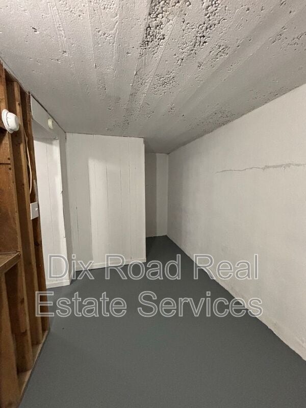 Building Photo - 1198 West Way