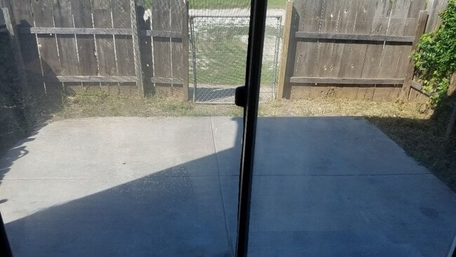 Building Photo - 8510 W Maple St