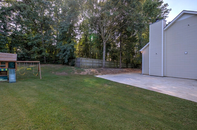 Building Photo - 7202 Cedar Forest Dr