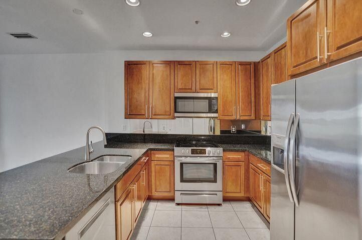 Building Photo - 3120 E Latitude Cir