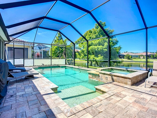 Building Photo - 3009 Esmeralda Dr
