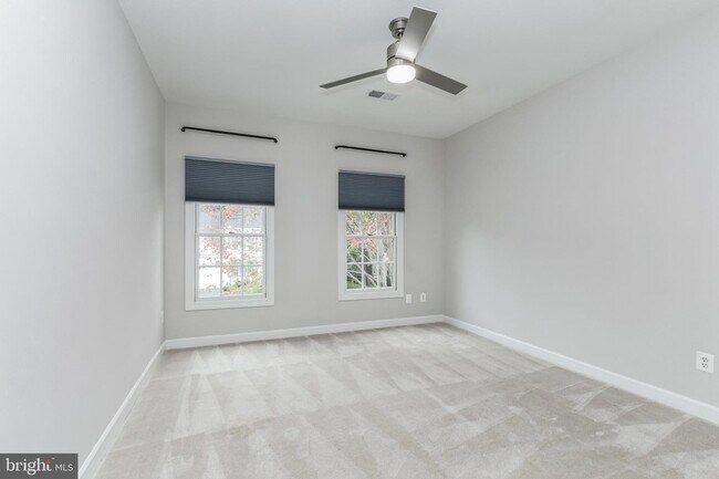 Building Photo - 43179 Allenby Way