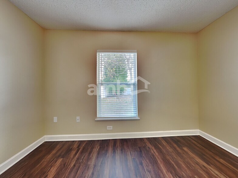 Building Photo - 24746 Mary Beth Ct