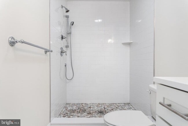 Building Photo - 434 Hurst St