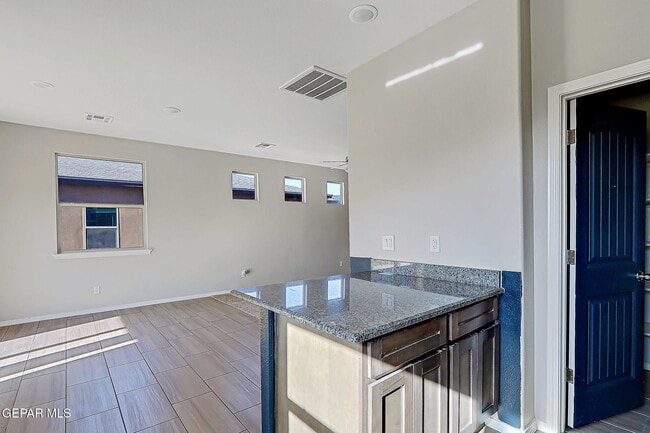 Building Photo - 11470 Dawn Vw Rd