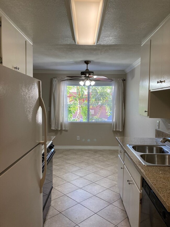 Building Photo - 12200 Montecito Rd