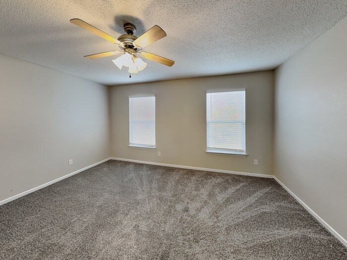 Building Photo - 9207 Wandflower Dr