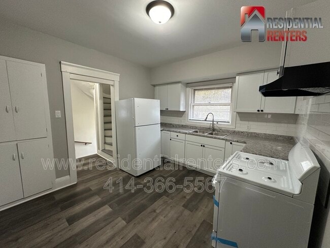 Building Photo - 4220 W Hampton Ave