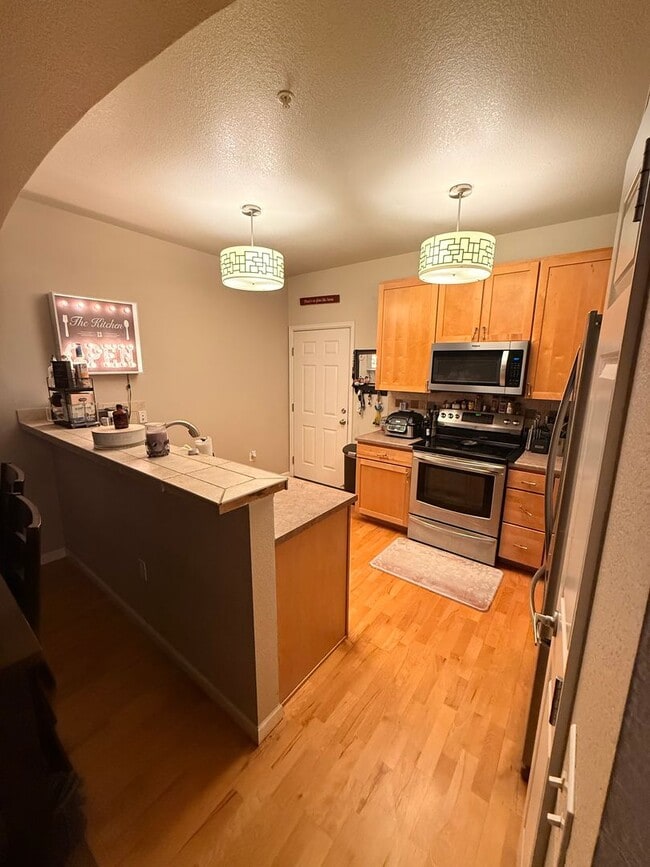 Building Photo - Beautifully Maintained 2BR Townhome in Prime Broomfield Location