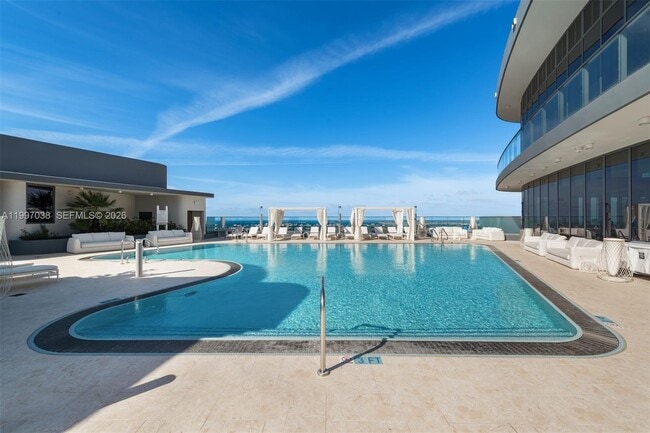 Building Photo - 1000 Brickell Plaza