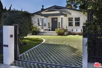 Building Photo - 725 N Harvard Blvd