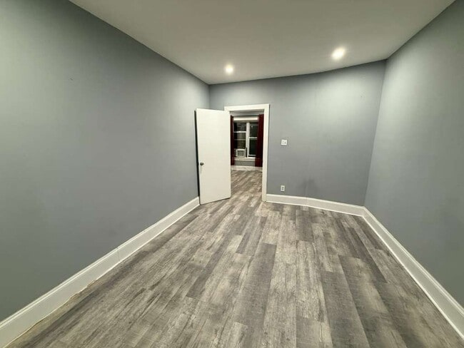 Building Photo - 1707 W Wallen Ave