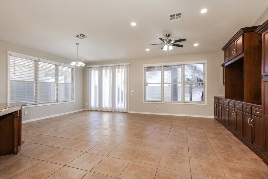 Building Photo - 4132 W Lydia Ln