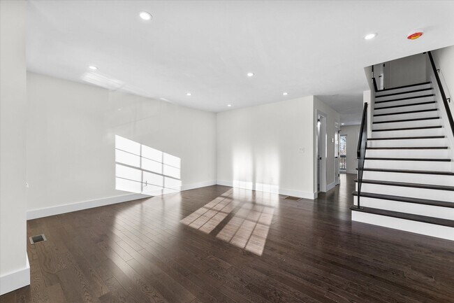Interior Photo - 89 Boston Avenue
