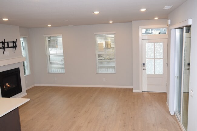 Building Photo - 8408 SE Quincy St