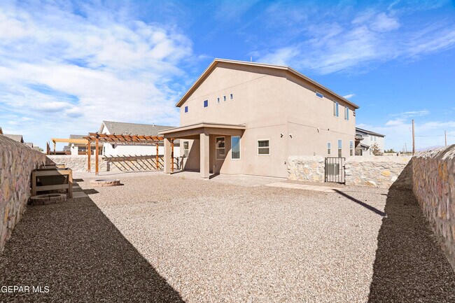 Building Photo - 585 Issa Circle